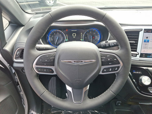 New 2026 Chrysler Pacifica Select image 13
