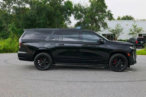Used 2021 Cadillac Escalade ESV Premium Luxury image 15