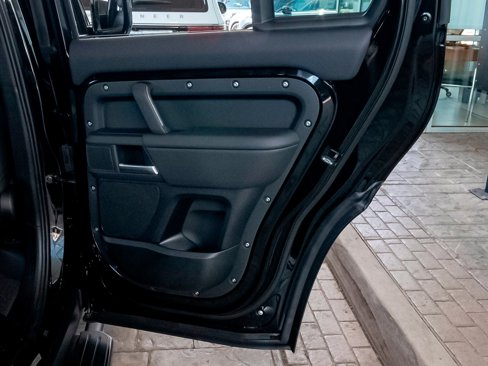 New 2025 Land Rover Defender 130 X-Dynamic SE image 51