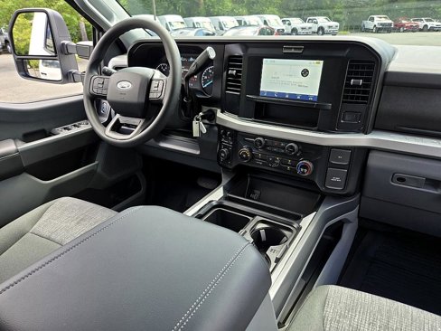 New 2025 Ford F250 XLT w/ FX4 Off-Road Package image 12