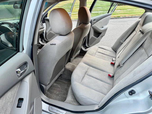 Used 2010 Nissan Altima 2.5 image 23