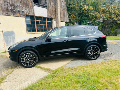 Used 2018 Porsche Cayenne S image 3