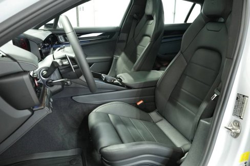 New 2025 Porsche Panamera 4 image 8