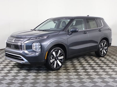 New 2025 Mitsubishi Outlander SE image 9
