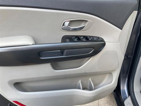 Used 2016 Kia Sedona LX w/ LX Convenience Package image 64