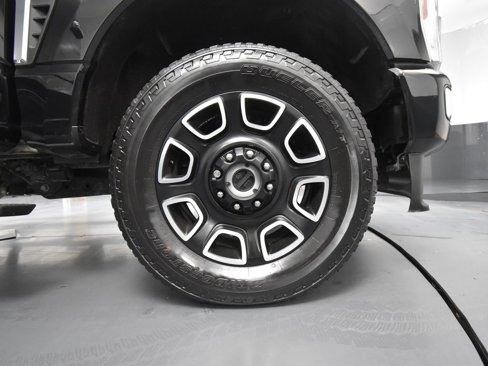 Used 2024 Ford F250 Platinum image 15