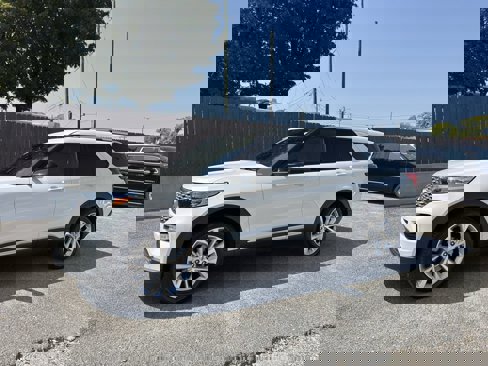 Used 2022 Ford Explorer Platinum image 5