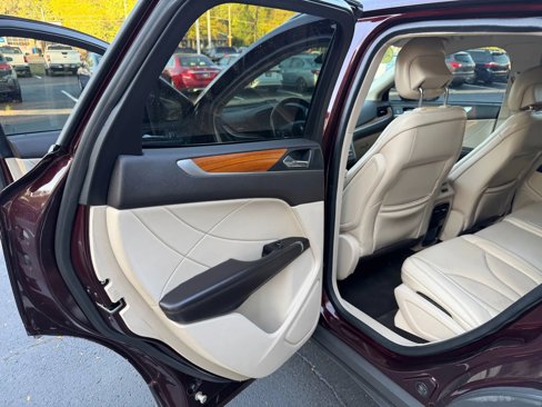 Used 2019 Lincoln MKC Select w/ MKC Climate Package image 20