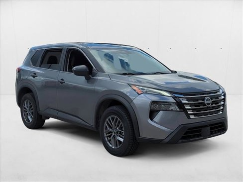 Used 2024 Nissan Rogue S image 3
