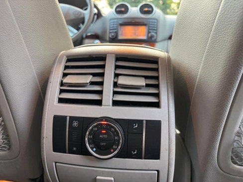 Used 2012 Mercedes-Benz GL 450 4MATIC image 19