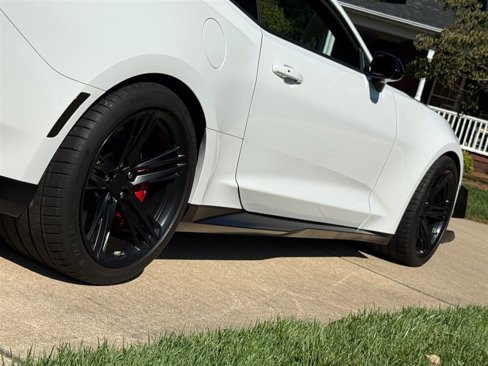 Used 2018 Chevrolet Camaro ZL1 image 39