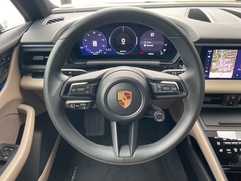 Used 2025 Porsche Macan 4 Electric image 27