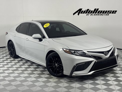 Used 2023 Toyota Camry XSE image 1