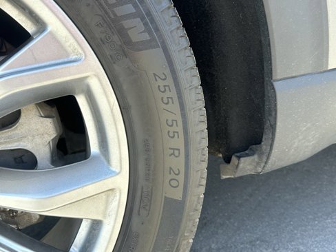 Used 2024 Ford Explorer Limited image 18