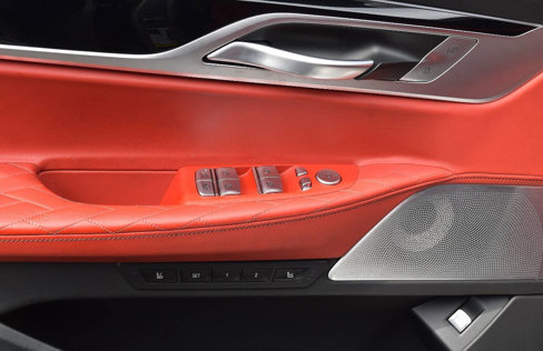 Used 2022 BMW M760i xDrive w/ Luxury Rear Seating Package image 25