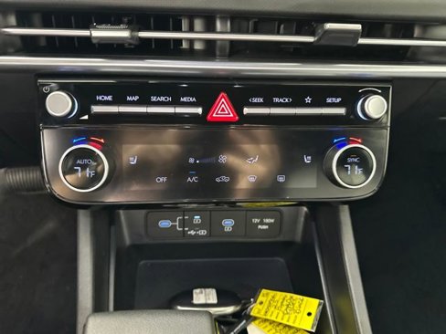 Certified 2025 Hyundai Santa Cruz SEL image 23
