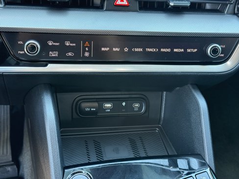 Certified 2025 Kia Sportage SX image 18