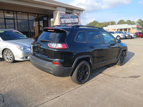 Used 2021 Jeep Cherokee Latitude image 3