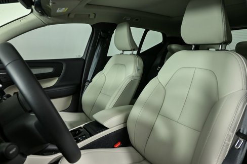 New 2026 Volvo XC40 B5 Ultra w/ Climate Package image 6