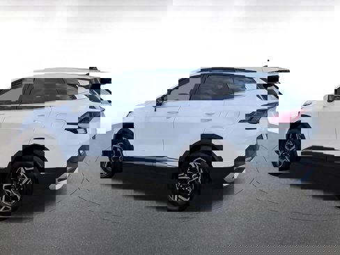 Used 2025 Kia Sportage LX image 10