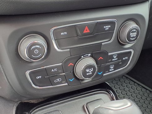 Used 2019 Jeep Compass Altitude image 14