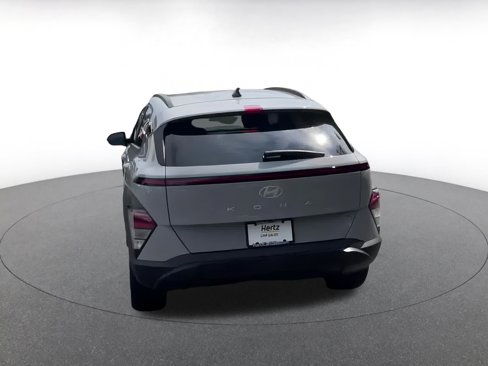 Used 2025 Hyundai Kona SEL image 12