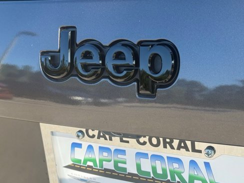 Certified 2023 Jeep Cherokee Altitude Lux w/ Lux Elite Package image 37