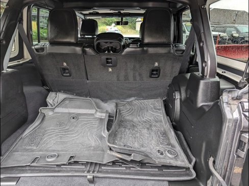 Used 2019 Jeep Wrangler Unlimited Sahara w/ Quick Order Package 24M Moab image 28