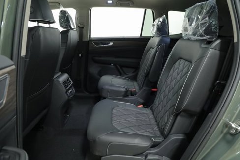 New 2025 Volkswagen Atlas SEL Premium R-Line image 32