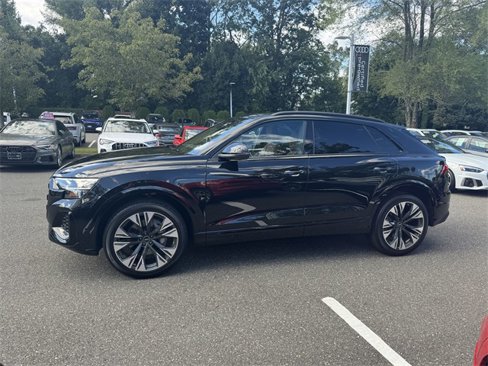 Certified 2025 Audi Q8 Premium Plus image 9