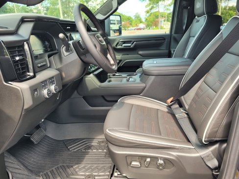 New 2025 GMC Sierra 2500 AT4X w/ AT4X AEV Edition image 3