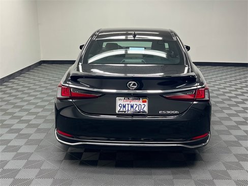 Certified 2024 Lexus ES 300h w/ Premium Package image 6