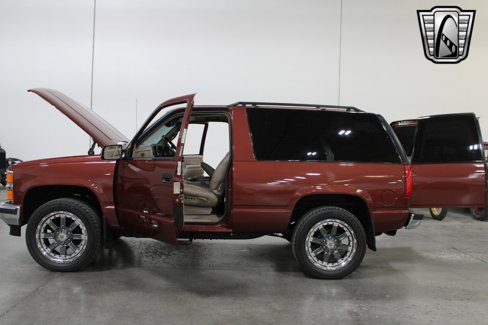 Used 1998 Chevrolet Tahoe 4WD 2-Door w/ Preferred Equipment Group 2 image 7
