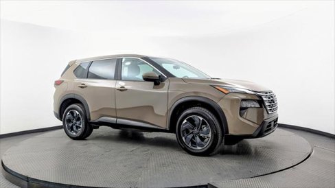 Used 2025 Nissan Rogue SV image 9