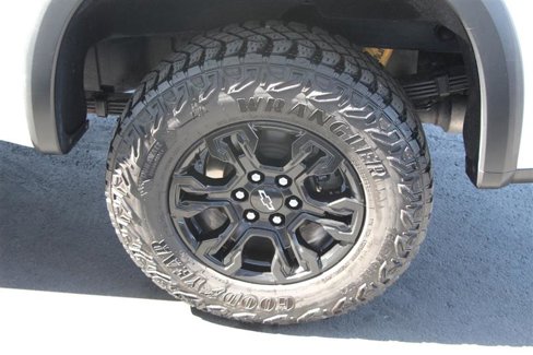 Used 2022 Chevrolet Silverado 1500 ZR2 image 11