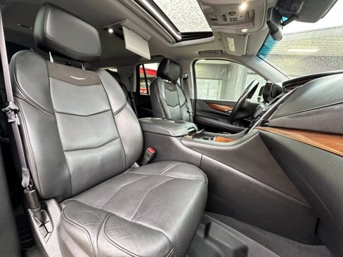 Used 2016 Cadillac Escalade Luxury image 19