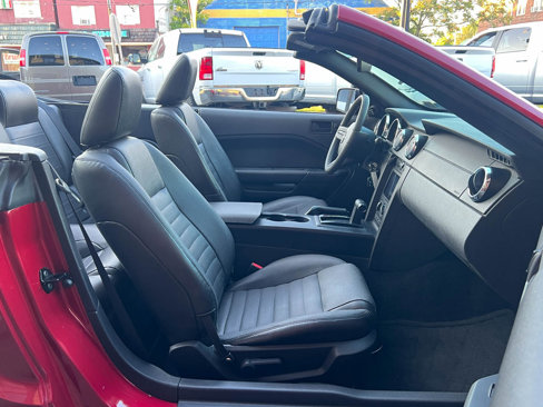 Used 2005 Ford Mustang GT Premium image 26