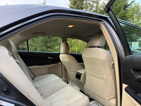 Used 2013 Toyota Camry LE image 12