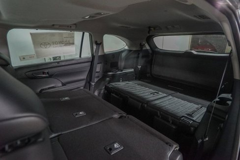 New 2025 Toyota Highlander XLE image 24