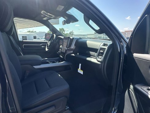 New 2026 RAM 1500 4x4 Crew Cab image 14