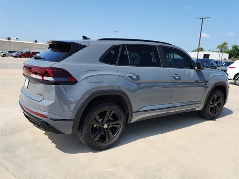 New 2025 Volkswagen Atlas Cross Sport SEL R-Line image 2