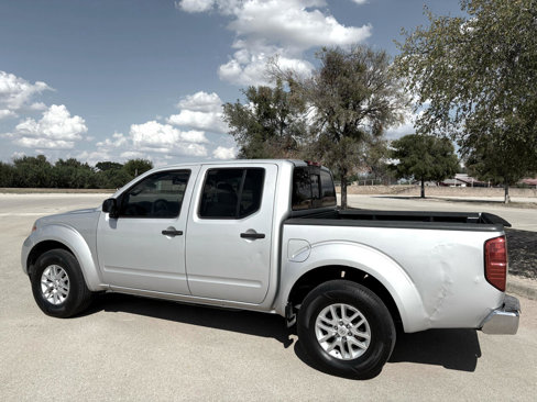 Used 2016 Nissan Frontier SV image 3