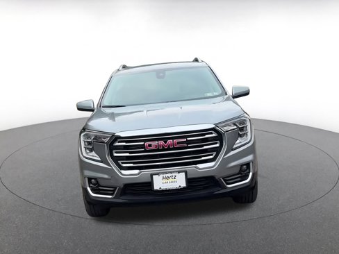 Used 2024 GMC Terrain SLT image 4