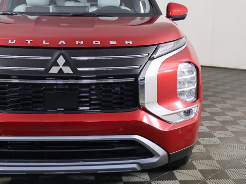 New 2025 Mitsubishi Outlander SE image 17
