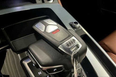 Certified 2025 Audi Q5 2.0T Premium Plus w/ Premium Plus Package image 11