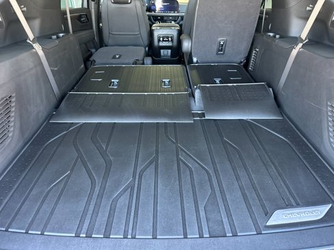 New 2025 Chevrolet Suburban High Country image 18