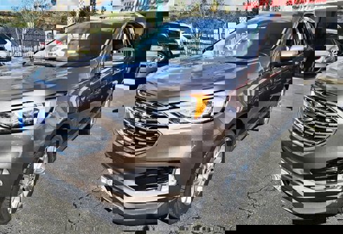 Used 2019 Ford Edge Titanium w/ Cargo Accessory Package image 11