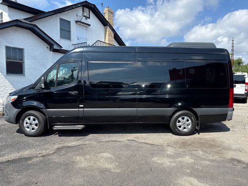 Used 2021 Mercedes-Benz Sprinter 2500 image 4