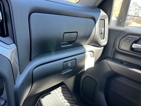 New 2025 Chevrolet Silverado 2500 Custom w/ Custom Value Package image 19