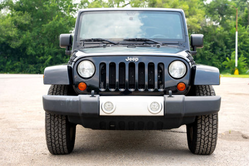 Used 2013 Jeep Wrangler Unlimited Sahara w/ Connectivity Group image 4